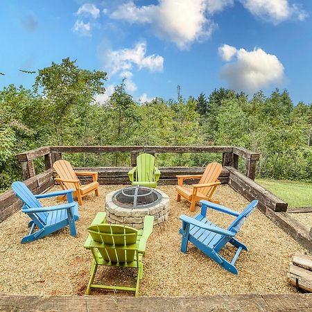 Sky High Lodge By Bk Stays. Large Cabin. Amazing Views. Game Room. Jacuzzi. Six Bedrooms. Sleeps 12 Blue Ridge Eksteriør billede