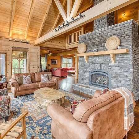 Sky High Lodge By Bk Stays. Large Cabin. Amazing Views. Game Room. Jacuzzi. Six Bedrooms. Sleeps 12 Blue Ridge Eksteriør billede