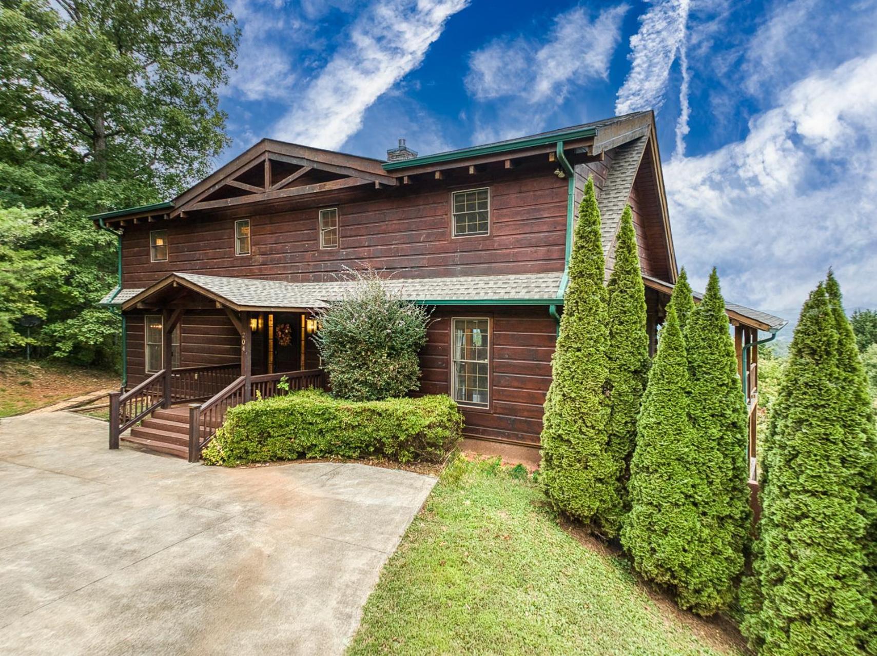Sky High Lodge By Bk Stays. Large Cabin. Amazing Views. Game Room. Jacuzzi. Six Bedrooms. Sleeps 12 Blue Ridge Eksteriør billede