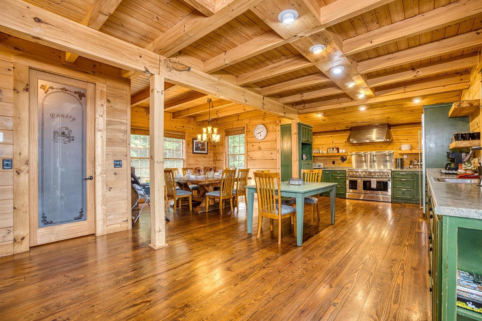 Sky High Lodge By Bk Stays. Large Cabin. Amazing Views. Game Room. Jacuzzi. Six Bedrooms. Sleeps 12 Blue Ridge Eksteriør billede