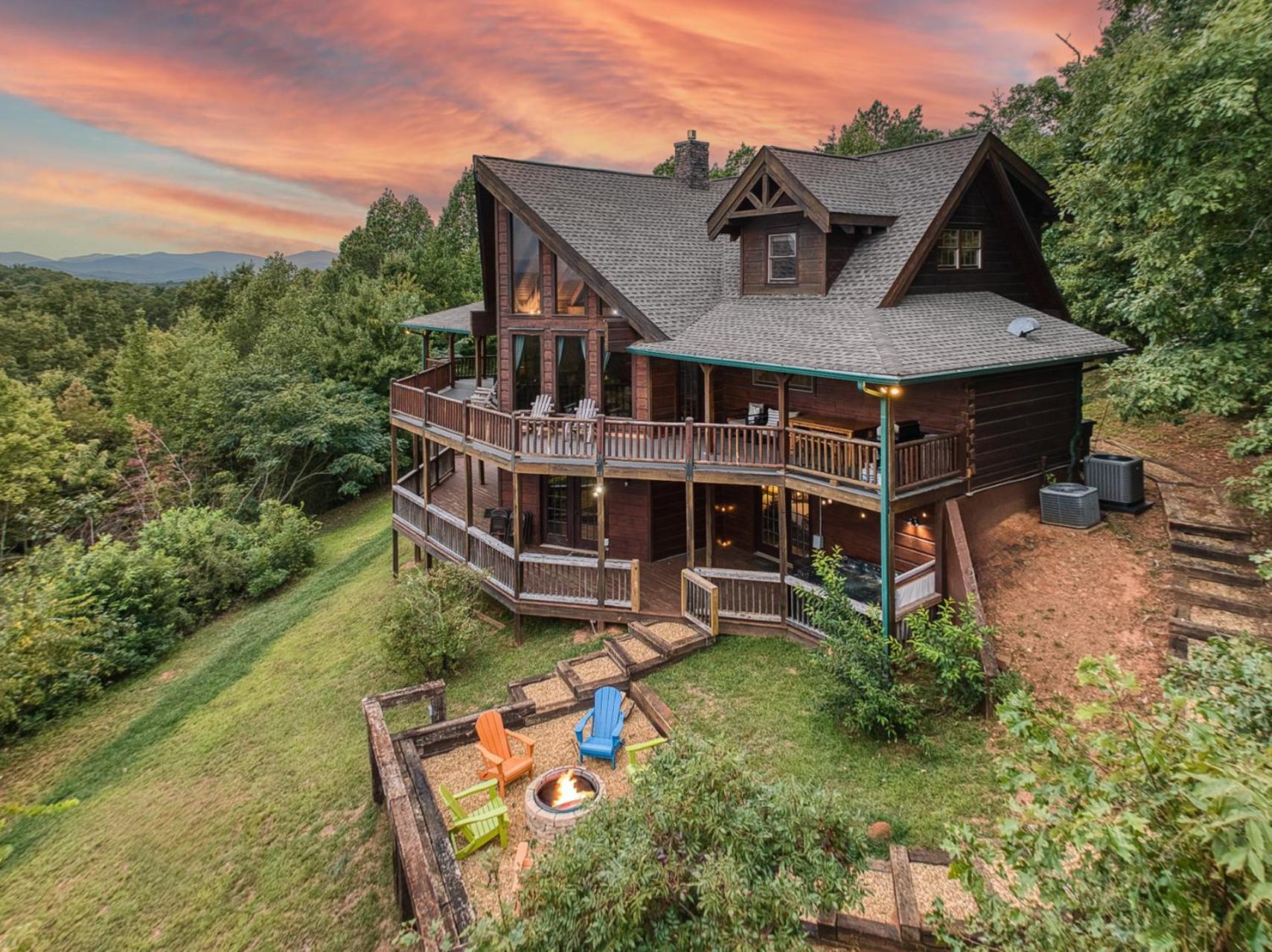 Sky High Lodge By Bk Stays. Large Cabin. Amazing Views. Game Room. Jacuzzi. Six Bedrooms. Sleeps 12 Blue Ridge Eksteriør billede